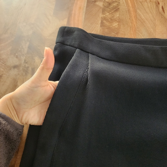 Akris Punto Straight Leg Cropped Tricotine Wool Ruffled Detail Pants Size 10 - Picture 6 of 14